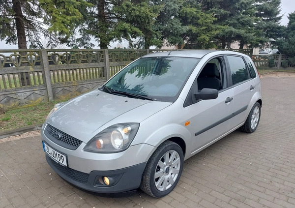 Ford Fiesta cena 8999 przebieg: 151000, rok produkcji 2006 z Płońsk małe 121